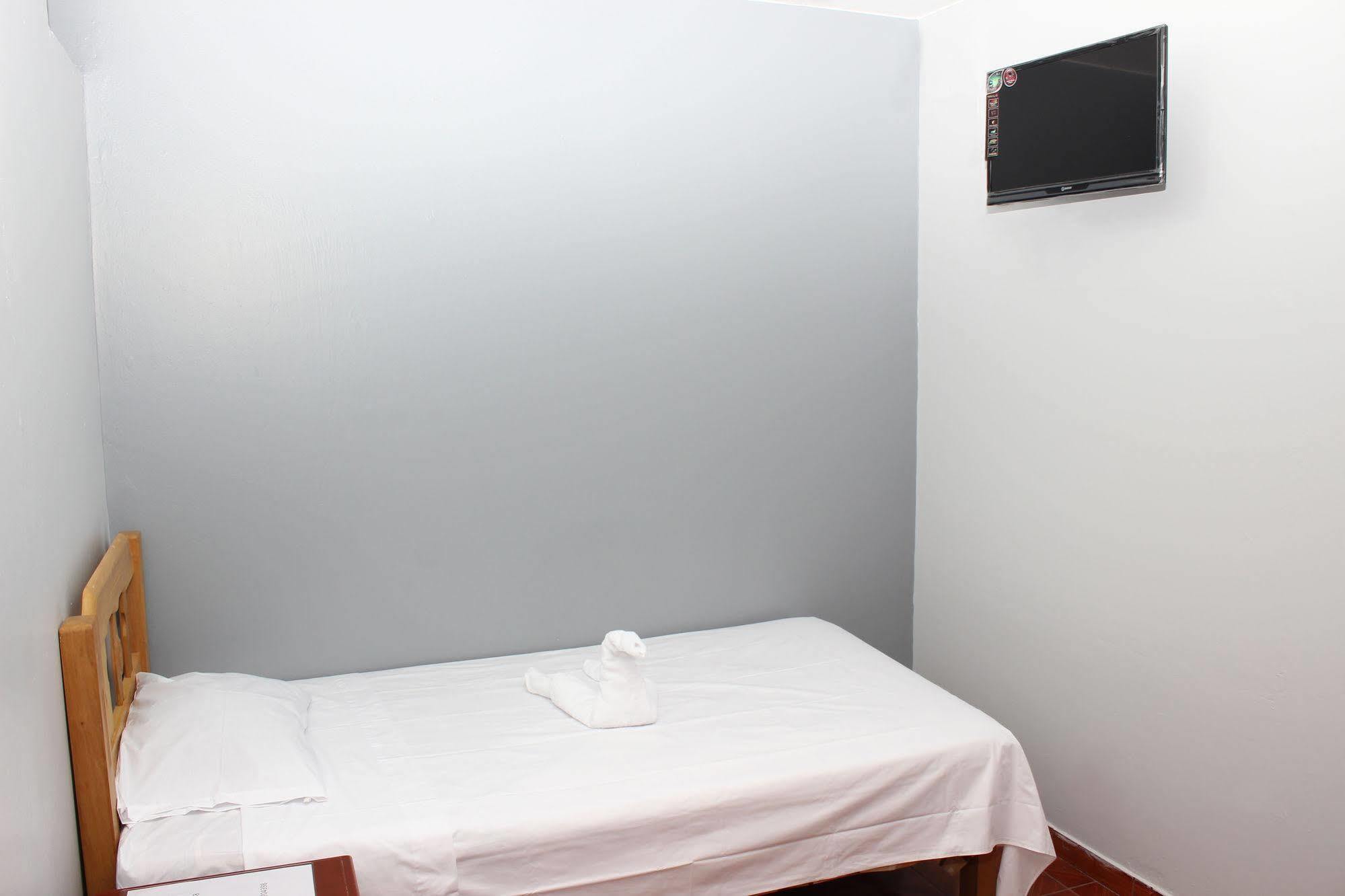 Hostal Las Fresas Lima Airport Callao Exterior photo