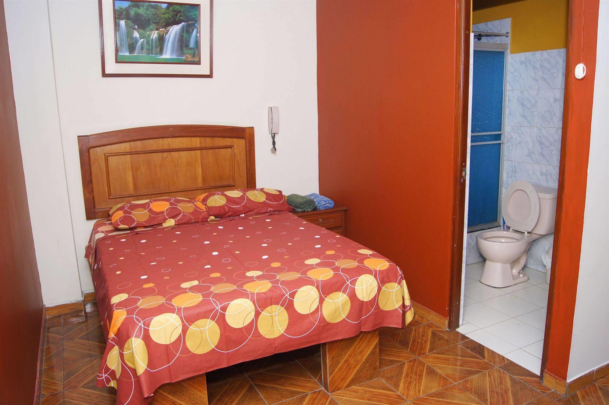 Hostal Las Fresas Lima Airport Callao Exterior photo